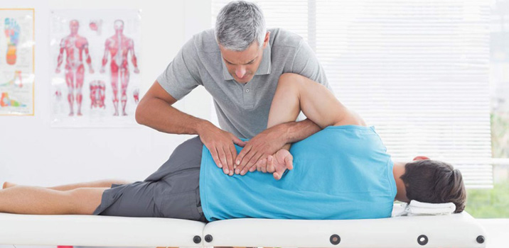 Quels sont les professionnels qualifiés pour traiter le mal de dos?